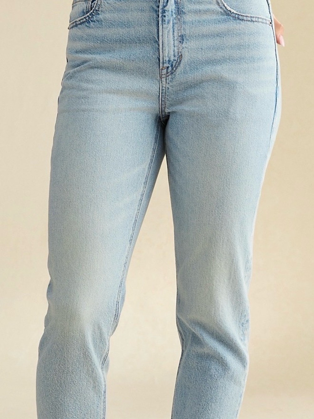 American Eagle Outfitters Women’s Mom Jeans Light Blue, Size 6 X-Short